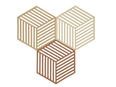 Se ZONE Denmark - Hexagon Bordskåner 16 x 14 x 0,9 cm 3 stk. Khaki/Warm sand/Almond ✔ Kæmpe udvalg i ZONE Denmark ✔ Hurtig levering: 1 - 2 Hverdage samt billig fragt - Varenummer: RKTK-ZO32704 og barcode / Ean: på lager - Udsalg på Spar op til 63% - Over 1312 kendte brands på udsalg