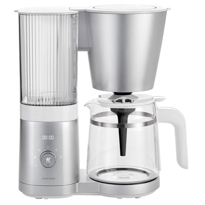 Se Zwilling Enfinigy kaffemaskine, 1,5 liter, sølv & hvid ✔ Kæmpe udvalg i Zwilling ✔ Meget billig fragt og hurtig levering: 1 - 2 hverdage - Varenummer: KTO-1008909 og barcode / Ean: '4009839541056 på lager - Udsalg på Kaffemaskine Spar op til 64% - Over 785 kendte brands på udsalg
