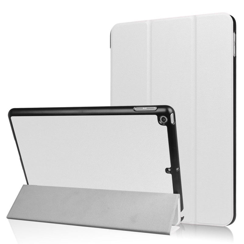 Se iPad 9.7 (2017 / 2018) - Pu læder cover m/Tri-Fold stand - Hvid ❤ Kæmpe udvalg i Capida ❤ Hurtig levering: 1 - 2 Hverdage samt billig fragt - Varenummer: CPD-T5510117433B og barcode / Ean: 10117433B på lager - Udsalg på Tablets tilbehør Spar op til 63% - Over 454 kendte brands på udsalg