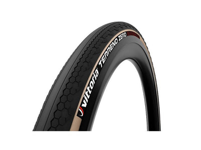 Se Vittoria Terreno Zero G2 - Gravel foldedæk TLR - 700x45c (47-622) - Sort/Brun ❤ Kæmpe udvalg i Vittoria ❤ Hurtig levering: 1 - 2 Hverdage samt billig fragt - Varenummer: CKP-8022530026109 og barcode / Ean: '8022530026109 på lager - Udsalg på Cykeldæk Spar op til 57% - Over 400 kendte brands på udsalg