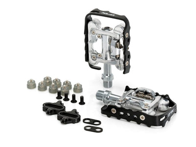 Se XLC - Pedal PD-S02 - Combi Almindelig/SPD - Sølv/Sort ❤ Kæmpe udvalg i XLC ❤ Hurtig levering: 1 - 2 Hverdage samt billig fragt - Varenummer: CKP-4032191658353 og barcode / Ean: '4032191658353 på lager - Udsalg på Pedaler Spar op til 65% - Over 434 design mærker på udsalg