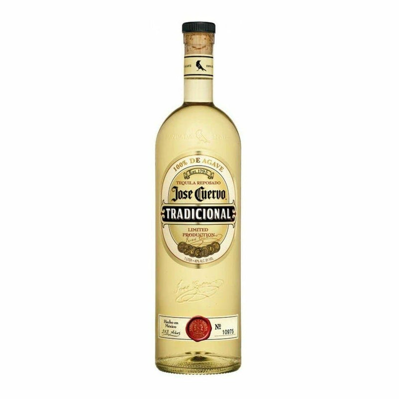 Se José Cuervo Tequila Tradicional Gold Reposado Fl 70 ❤ Kæmpe udvalg i JOSECUERVO ❤ Hurtig levering: 1 - 2 Hverdage samt billig fragt - Varenummer: BAR-17087 og barcode / Ean: &