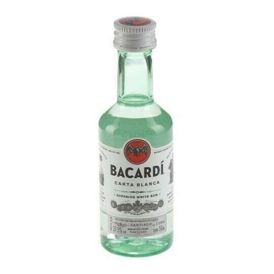 Se Bacardi Superior Carta Blanca 5cl ❤ Kæmpe udvalg i BACARDI ❤ Hurtig levering: 1 - 2 Hverdage samt billig fragt - Varenummer: BAR-10726 og barcode / Ean: &
