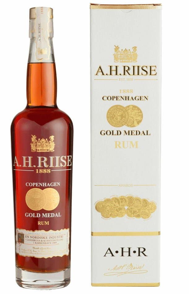 Se A.H. Riise 1888 Copenhagen Gold Medal Rum Fl 70 ❤ Stort online udvalg i AHRIISE ❤ Hurtig levering: 1 - 2 Hverdage samt billig fragt ❤ Varenummer: BAR-9411 og barcode / Ean: &