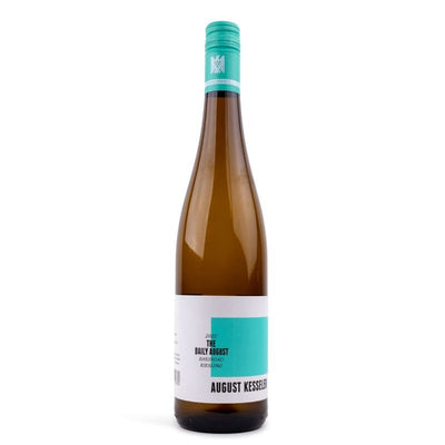 Se August Kesseler The Daily Riesling Trocken 2022 ❤ Kæmpe udvalg i BF20 ❤ Hurtig levering: 1 - 2 Hverdage samt billig fragt - Varenummer: BAR-674392 og barcode / Ean: '4022724507753 på lager - Udsalg på Drikkevarer Vin og champagne Hvidvin Spar op til 52% - Over 350 kendte brands på udsalg