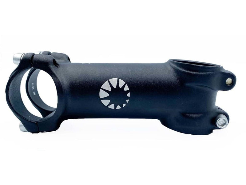Se Bike Attitude Frempind - Ø31,8 mm - 90mm - +/- 7Â° - Sort ❤ Kæmpe udvalg i Bike Attitude ❤ Hurtig levering: 1 - 2 Hverdage samt billig fragt - Varenummer: CKP-4714150558569 og barcode / Ean: &