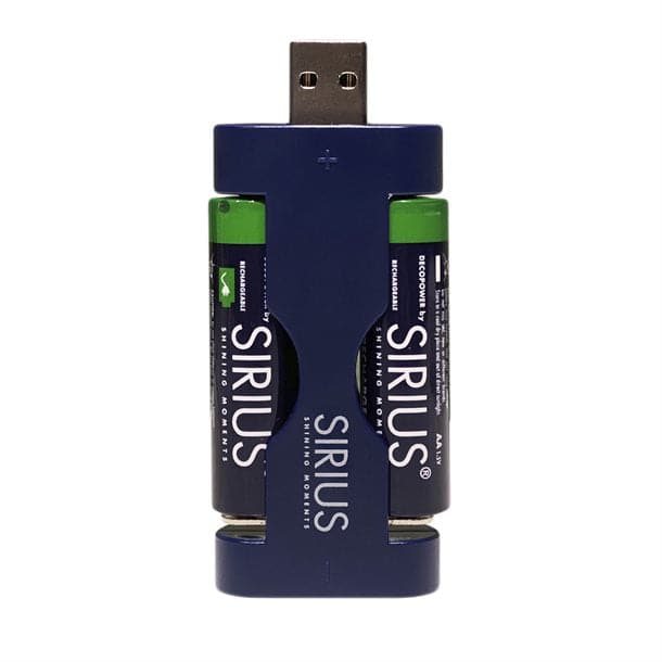 Se Sirius USB oplader inkl 4 stk AA genopladelige batterier Spotshop special 51 ❤ Stort online udvalg i Sirius ❤ Hurtig levering: 1 - 2 Hverdage samt billig fragt ❤ Varenummer: SPS-SIR88804 og barcode / Ean: 5707310888049 på lager - Udsalg på Spotshop special - Over 785 kendte brands på udsalg