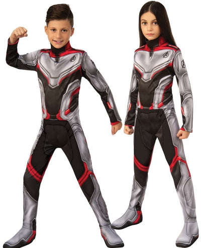 Se Avengers ENDGAME TEAM SUIT Børne Udklædning (3-7 år) ✔ Kæmpe udvalg i  Rubie's ✔ Hurtig levering: 1 - 2 Hverdage samt billig fragt - Varenummer: MMA-203700653 og barcode / Ean:  på lager - Udsalg på Avengers Børnekostumer Spar op til 57% - Over 1147 kendte brands på udsalg