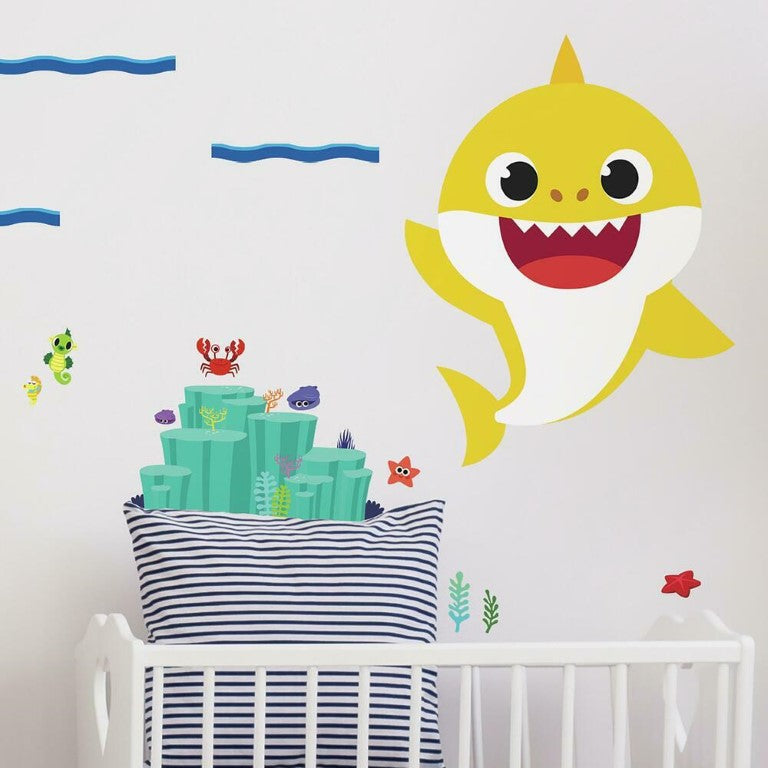 Se Baby Shark Gigant Wallstickers ✔ Kæmpe udvalg i  Roommates ✔ Hurtig levering: 1 - 2 Hverdage samt billig fragt - Varenummer: MMA-216085 og barcode / Ean: &