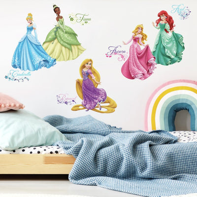 Se Disney Prinsesse Royal Wallstickers ✔ Kæmpe udvalg i Roommates ✔ Hurtig levering: 1 - 2 Hverdage samt billig fragt - Varenummer: MMA-216025 og barcode / Ean: '034878554860 på lager - Udsalg på Disney Wallstickers Spar op til 51% - Over 454 design brands på udsalg