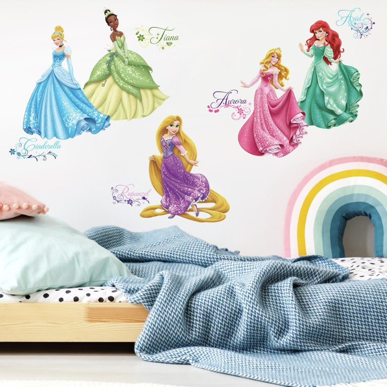 Se Disney Prinsesse Royal Wallstickers ✔ Kæmpe udvalg i Roommates ✔ Hurtig levering: 1 - 2 Hverdage samt billig fragt - Varenummer: MMA-216025 og barcode / Ean: &