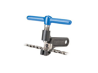 Se Park Tool - Kædeadskiller stor - CT-3.3 - passe til 5-12 gears kæder ❤ Kæmpe udvalg i Park Tool ❤ Hurtig levering: 1 - 2 Hverdage samt billig fragt - Varenummer: CKP-763477002372 og barcode / Ean: '763477002372 på lager - Udsalg på Kædeværktøj Spar op til 52% - Over 350 kendte brands på udsalg