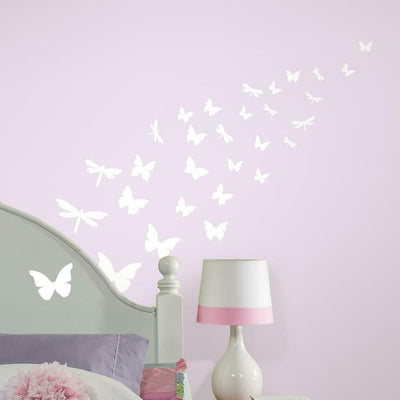 Se Sommerfugle og guldsmede Wallstickers ✔ Kæmpe udvalg i Roommates ✔ Hurtig levering: 1 - 2 Hverdage samt billig fragt - Varenummer: MMA-216020 og barcode / Ean: '034878302362 på lager - Udsalg på Wallstickers til børneværelset Spar op til 65% - Over 454 design brands på udsalg
