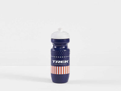 Se Trek Stars & Stripes - Drikkedunk - Blå/hvid - 710 ml ❤ Kæmpe udvalg i Bontrager ❤ Hurtig levering: 1 - 2 Hverdage samt billig fragt - Varenummer: CKP-601842824689 og barcode / Ean: '601842824689 på lager - Udsalg på Drikkedunke & drikkeflasker Spar op til 55% - Over 454 kendte mærker på udsalg