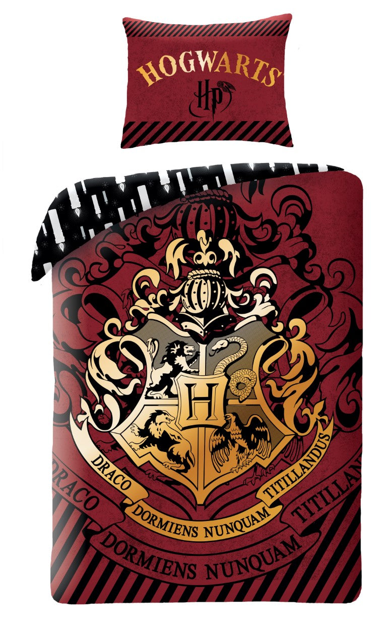 Se Harry Potter Hogwarts Sengetøj 2i1 Design 1 - 100 Procent Bomuld ✔ Kæmpe udvalg i  mmaction ✔ Hurtig levering: 1 - 2 Hverdage samt billig fragt - Varenummer: MMA-2001081 og barcode / Ean: &