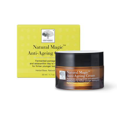 Stort online udvalg i New Nordic Natural Magic Anti-ageing Cream 50 ml ❤ New Nordic ❤ Hurtig levering: 1 - 2 Hverdage og gratis fragt v/køb over 295 kr. GLS til pakkeshop ❤ Varenummer: HG-45354 og barcode / Ean: 5021807453542 på lager - Kæmpe udvalg i Personlig pleje - Over 454 design brands på udsalg