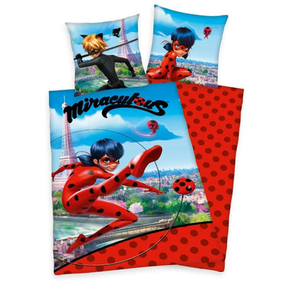 Se Miraculous Ladybug Sengetøj - 100 Procent Bomuld ✔ Kæmpe udvalg i  Herding ✔ Hurtig levering: 1 - 2 Hverdage samt billig fragt - Varenummer: MMA-2010173 og barcode / Ean: '4006891938121 på lager - Udsalg på Miraculous Ladybug Sengetøj Spar op til 67% - Over 434 design mærker på udsalg