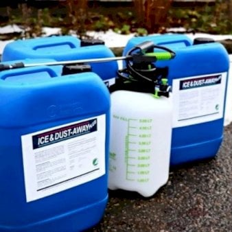 Se CMA +50 Is- og Snebekæmpelse Pakke - 3 x 20 l. dunke + 5 ltr. spøjte ❤ Stort online udvalg i Plantetorvet ❤ Hurtig levering: 1 - 2 Hverdage samt billig fragt - Varenummer: PTT-96199 og barcode / Ean: på lager - Udsalg på Vinterprodukter > Ice & Dust Away Spar op til 64% - Over 360 kendte mærker på udsalg