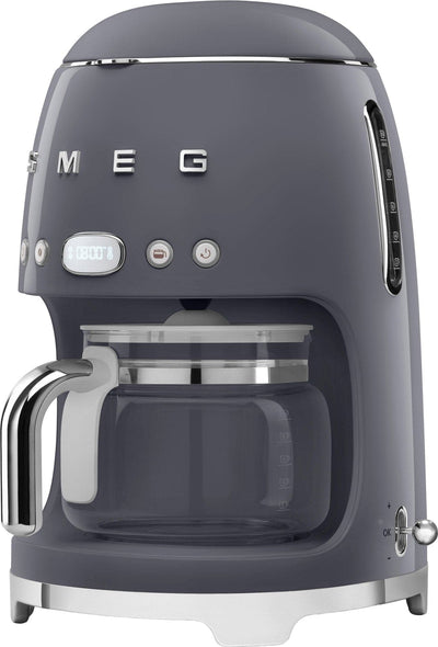 Se Smeg 50s Style kaffemaskine DCF02GREU (grå) ❤ Stort online udvalg i Smeg ❤ Hurtig levering: 1 - 2 Hverdage samt billig fragt ❤ Varenummer: ELG-256257 og barcode / Ean: 8017709296896 på lager - Udsalg på Kaffemaskine - Over 434 design brands på udsalg