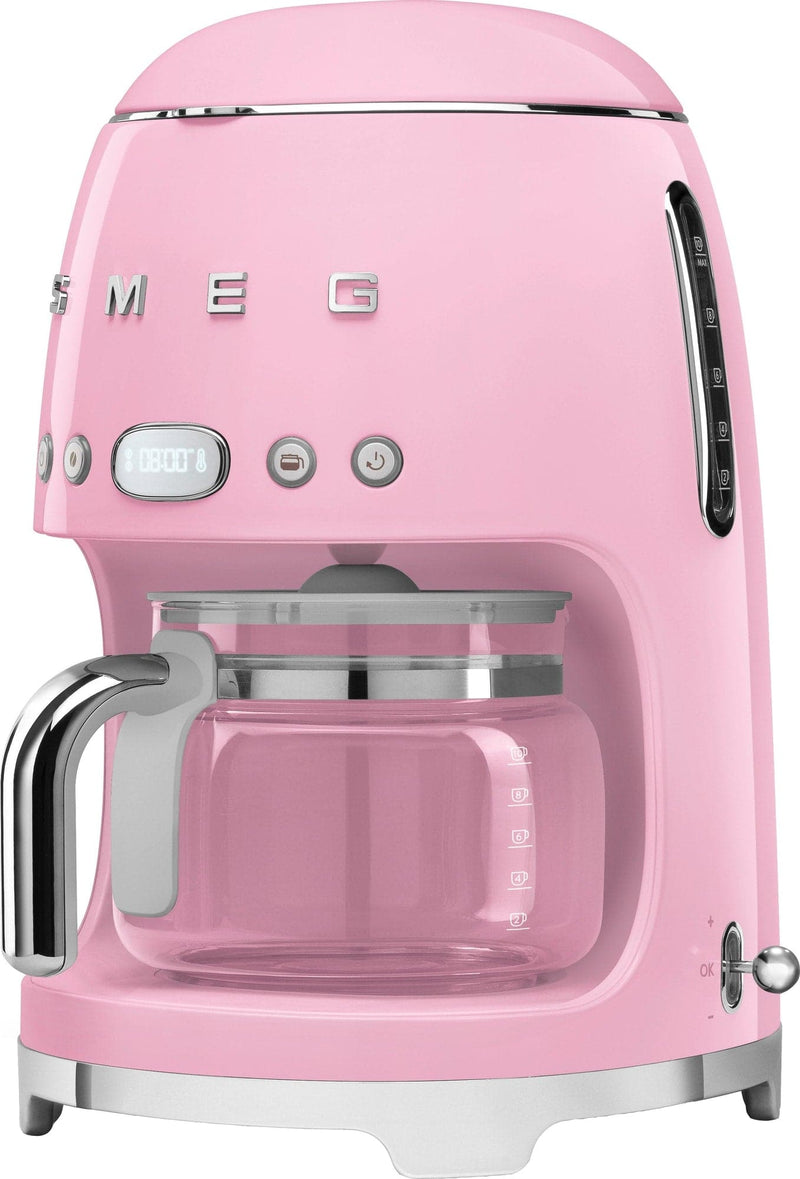Se Smeg 50s Style kaffemaskine DCF02PKEU (pink) ❤ Kæmpe udvalg i Smeg ❤ Hurtig levering: 1 - 2 Hverdage samt billig fragt - Varenummer: ELG-247153 og barcode / Ean: &