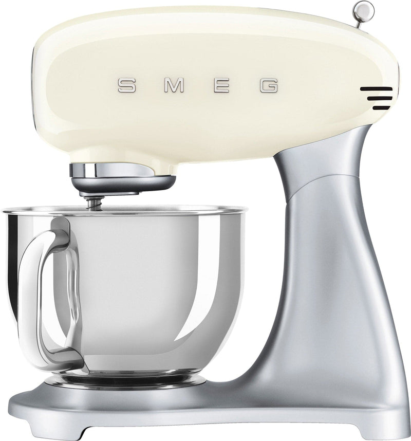 Se Smeg køkkenmaskine SMF02CREU (cream) ❤ Kæmpe udvalg i Smeg ❤ Hurtig levering: 1 - 2 Hverdage samt billig fragt - Varenummer: ELG-69861 og barcode / Ean: &