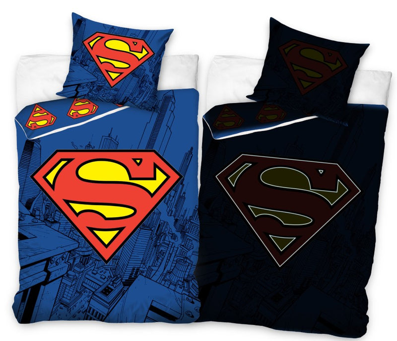Se Superman Sengetøj 140 x 200, 100 procent bomuld ✔ Kæmpe udvalg i  mmaction ✔ Hurtig levering: 1 - 2 Hverdage samt billig fragt - Varenummer: MMA-2040249 og barcode / Ean: &